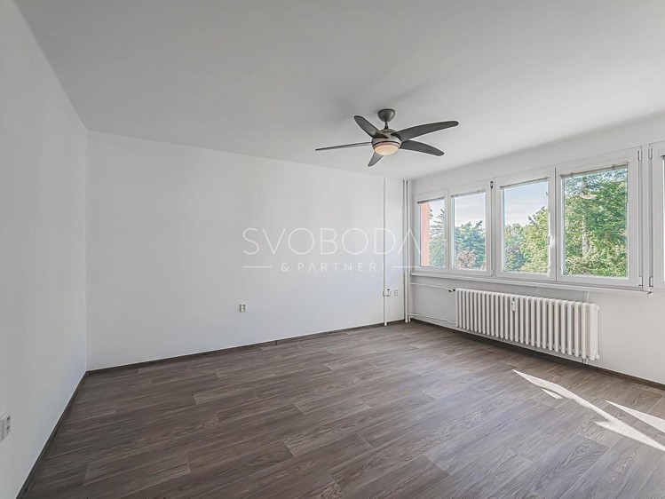 Pronájem bytu 1+kk, 27 m² (7 z 13)