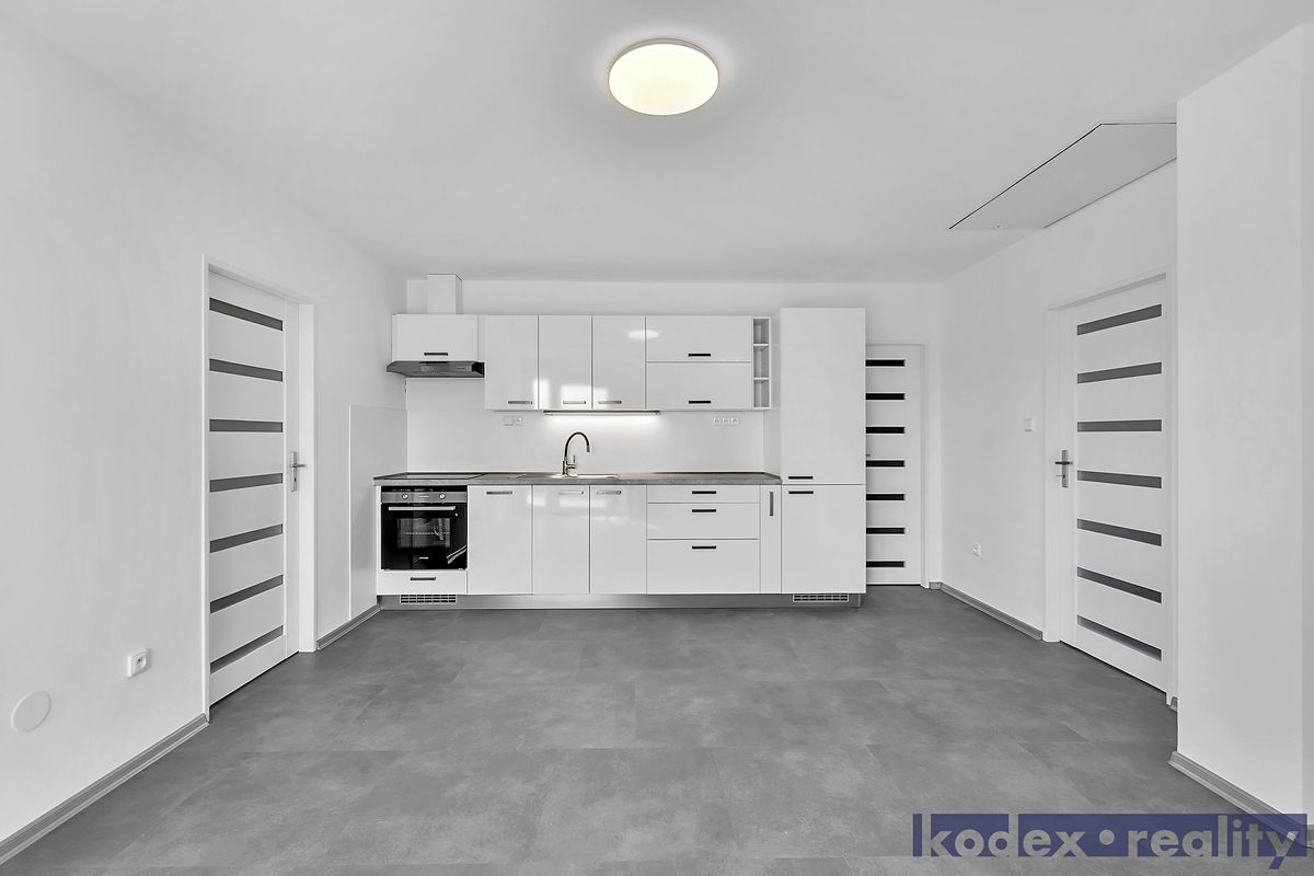Pronájem bytu 4+kk 88 m², Praskačka – fotka 1 z 3