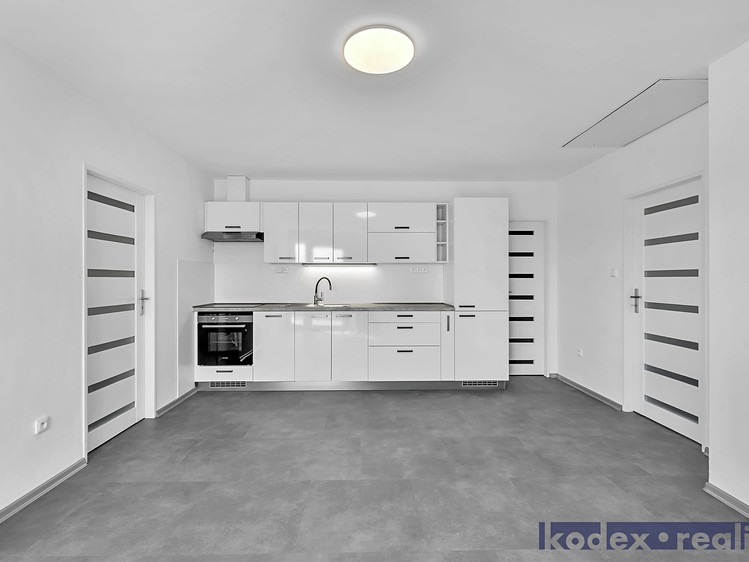 Квартира 4+kk в оренду, 88 м² (1 з 25)