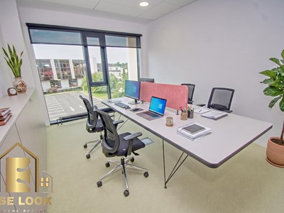 Pronájem komerčního prostoru, 22 m² (2 z 11)