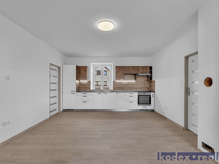 Квартира 4+kk в оренду, 91 м² (9 з 24)