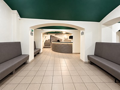 Pronájem komerčního prostoru, 193 m² (2 z 32)