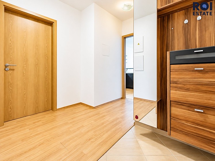 Pronájem bytu 2+kk, 57 m² (18 z 21)