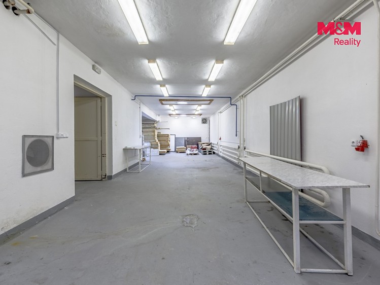 Комерційне приміщення на продаж, 1 350 м² (9 з 22)