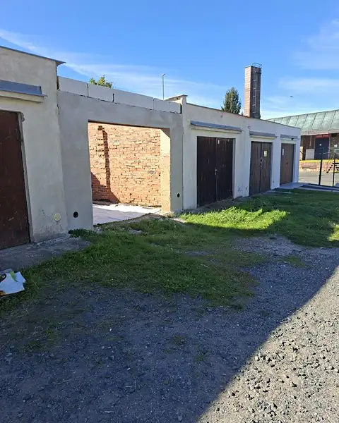Prodej garáže 22 m², Jesenice – náhled fotky 2