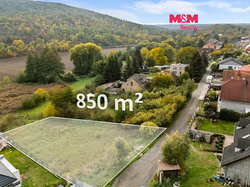 Prodej stavebního pozemku 850 m², Třebichovice – náhled fotky 1