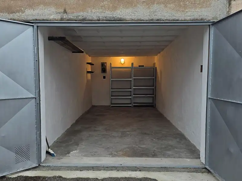 Pronájem garáže 19 m², Plzeň – náhled fotky 1