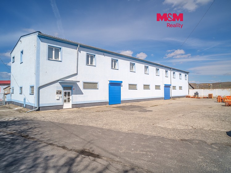 Prodej komerčního prostoru, 1 200 m² (1 z 27)