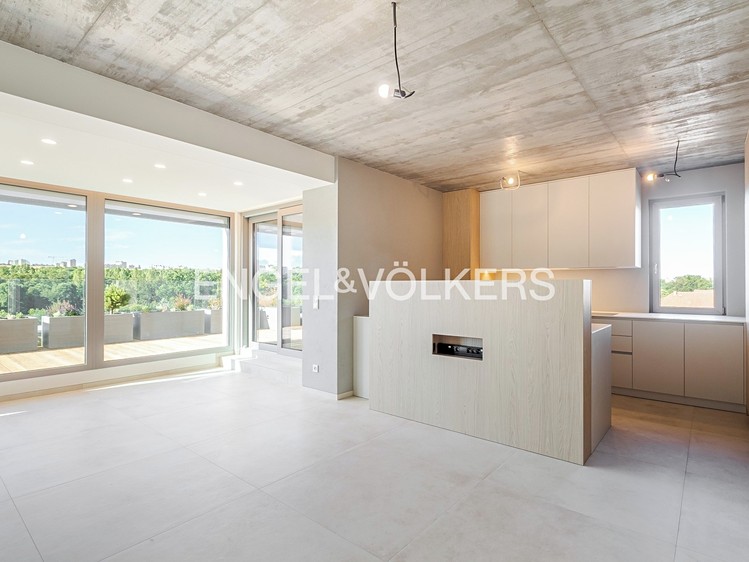 Квартира 4+kk в оренду, 98 м² (1 з 18)