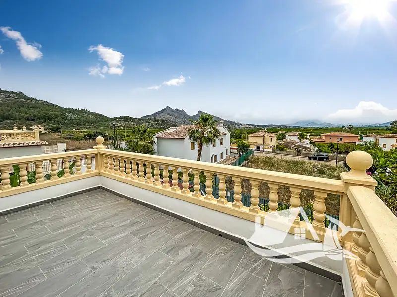 Prodej vily 116 m², pozemek 140 m², Sagra – náhled fotky 1