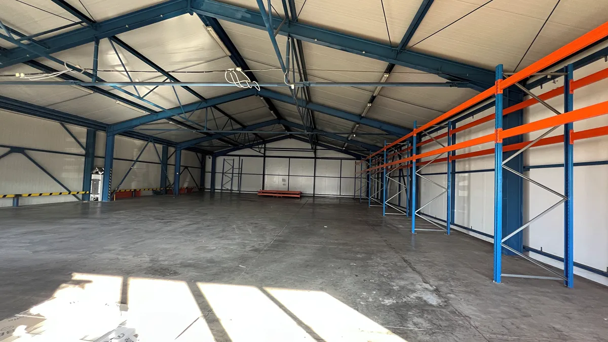 Pronájem skladového prostoru 357 m²