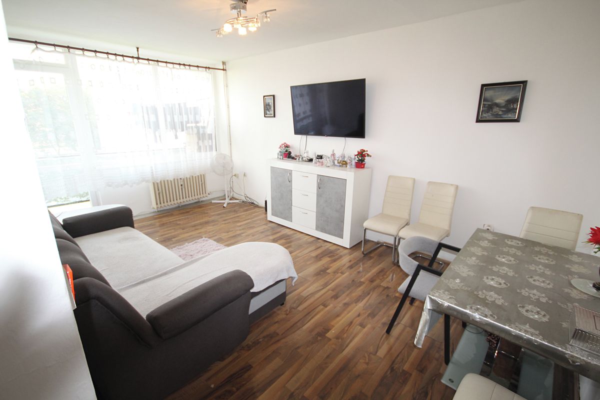 Pronájem bytu 2+1 55 m², Bílina – fotka 1 z 3