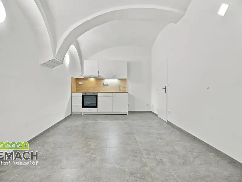 Pronájem bytu 1+1 72 m², Náchod – náhled fotky 3