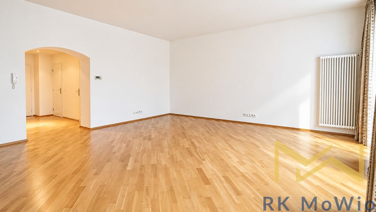 Pronájem bytu 4+1 100 m², Praha – fotka 1 z 3