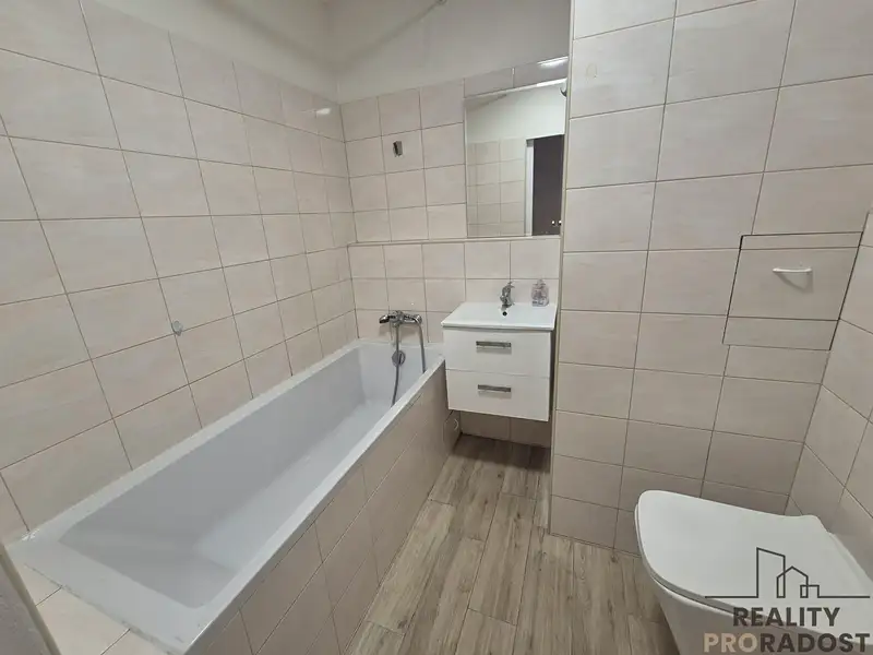 Pronájem bytu 1+kk 32 m², Třinec – náhled fotky 3