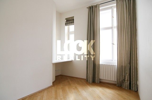 Pronájem bytu 4+1 100 m², Praha – fotka 1 z 3