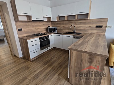 Pronájem bytu 2+kk, 47 m² (2 z 14)
