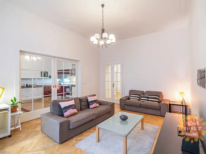 Pronájem bytu 3+1 108 m², Praha – náhled fotky 1