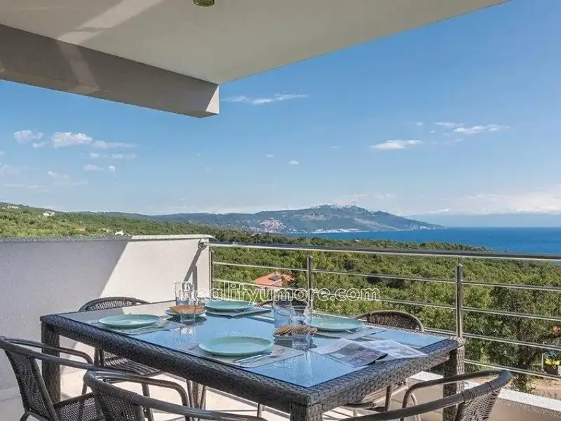 Prodej rodinného domu 263 m², pozemek 471 m², Rabac – náhled fotky 1