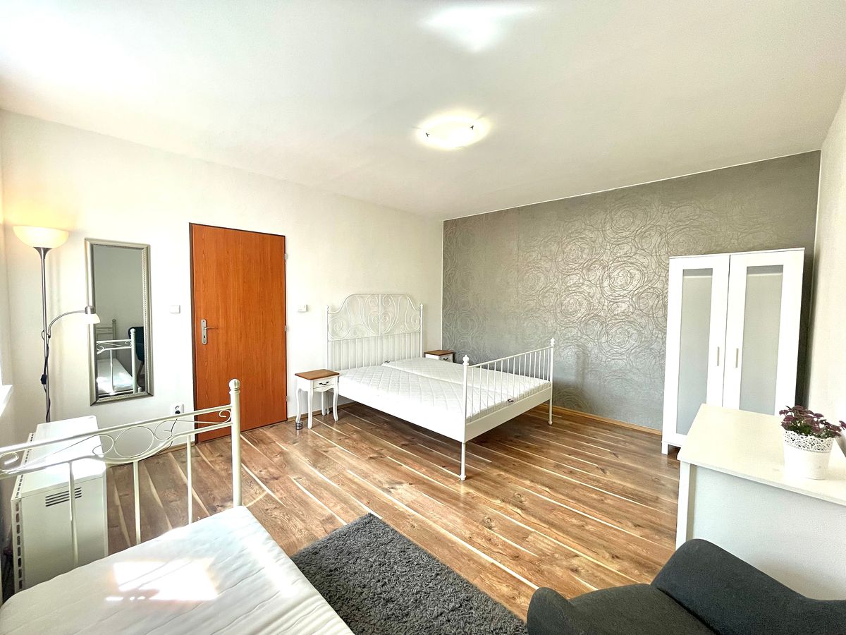 Pronájem bytu 1+1 35 m² – fotografie 3