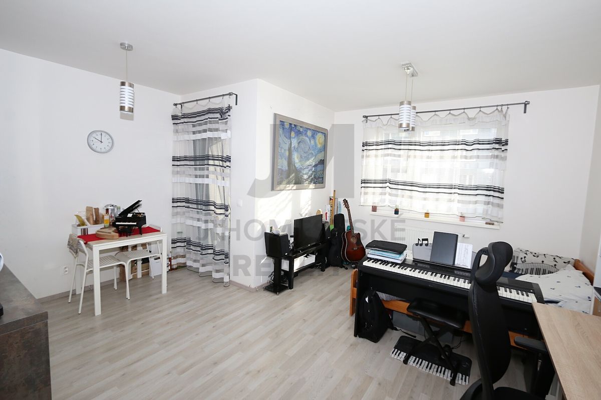 Pronájem bytu 1+kk 34 m², Praha – fotka 1 z 3