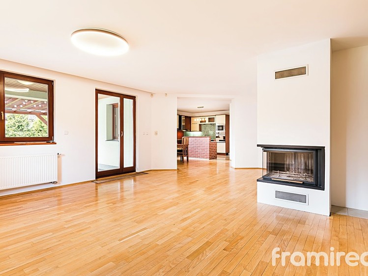 Haus zum Kauf, 298 m² (1 von 26)
