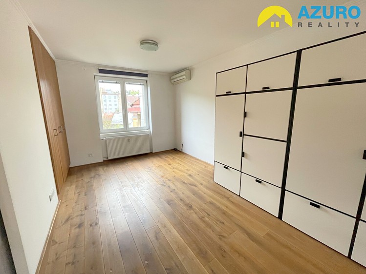 Pronájem bytu 2+1, 64 m² (16 z 33)