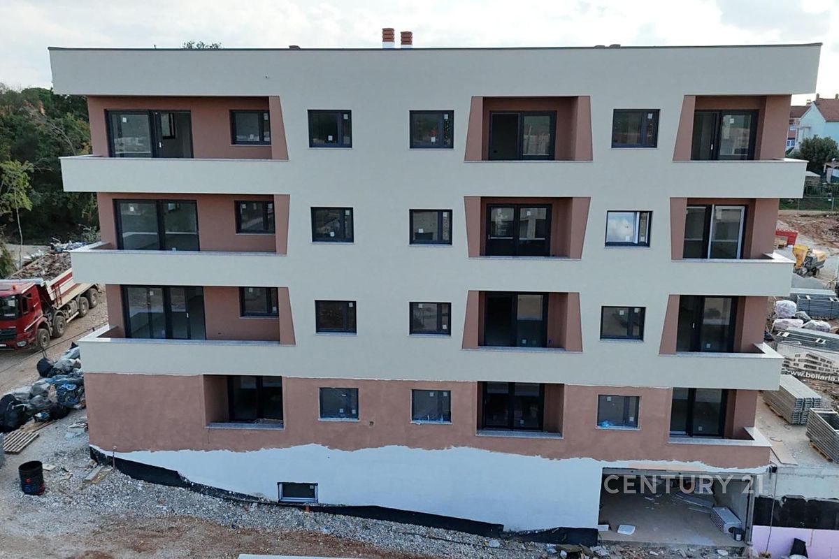 Prodej bytu 1+1 49 m², Poreč – fotka 1 z 3