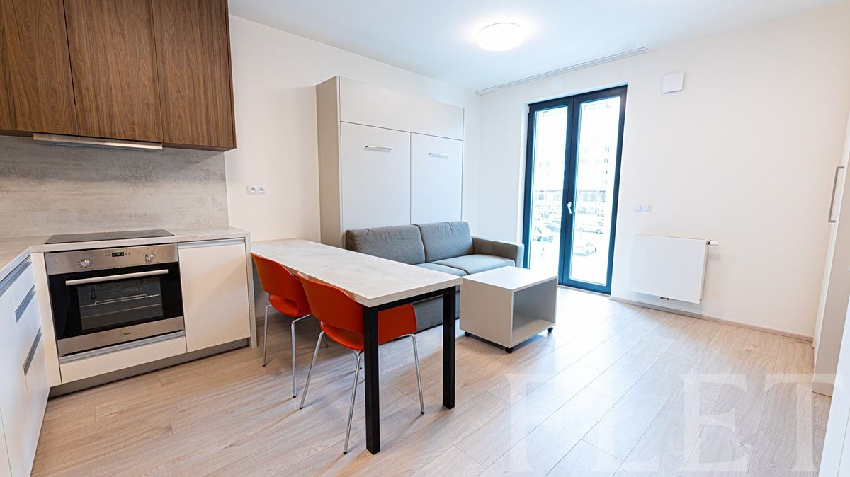 Pronájem bytu 1+kk 32 m²