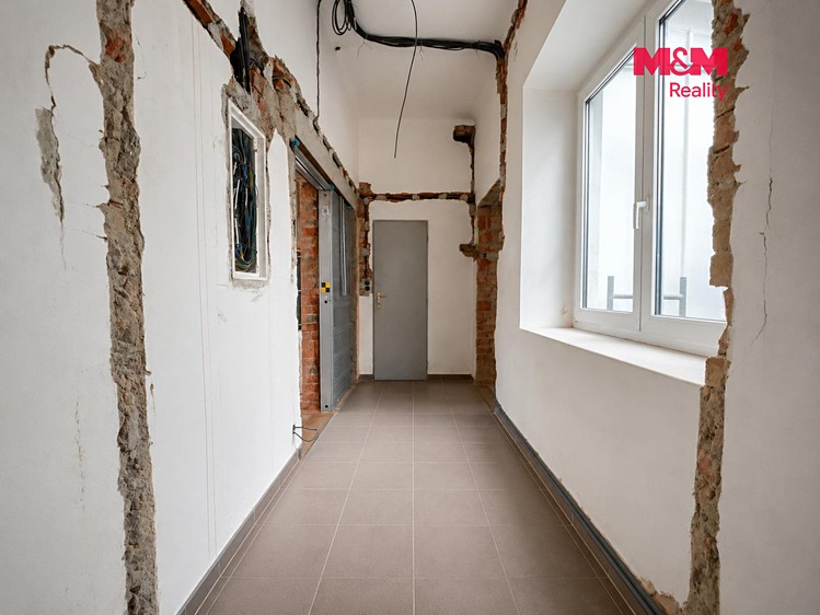 Prodej komerčního prostoru, 153 m² (6 z 27)