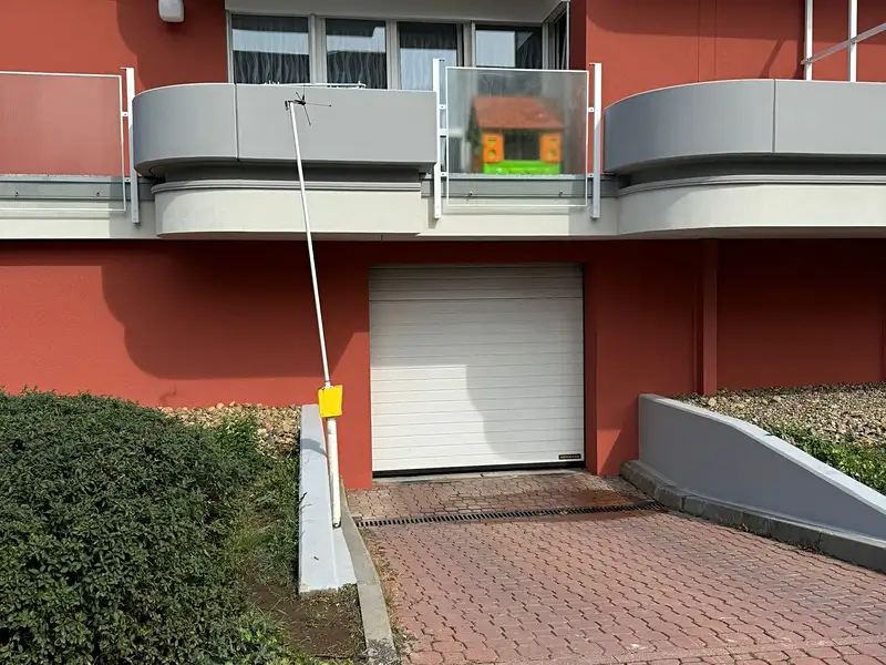 Pronájem garážového stání 17 m², Praha – náhled fotky 2
