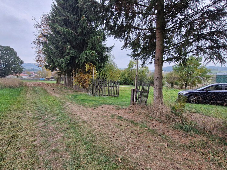 Grundstück zum Kauf, 1.403 m² (2 von 11)