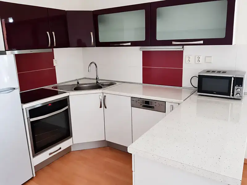 Pronájem bytu 2+kk 56 m², Praha – náhled fotky 1