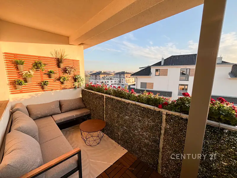 Pronájem bytu atypický 76 m², Praha – náhled fotky 1