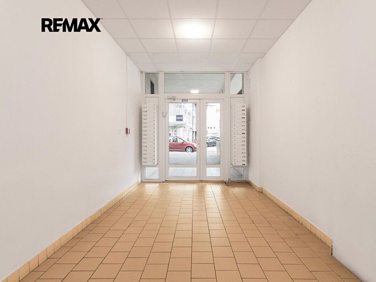Квартира 1+kk в оренду, 33 м² (11 з 14)