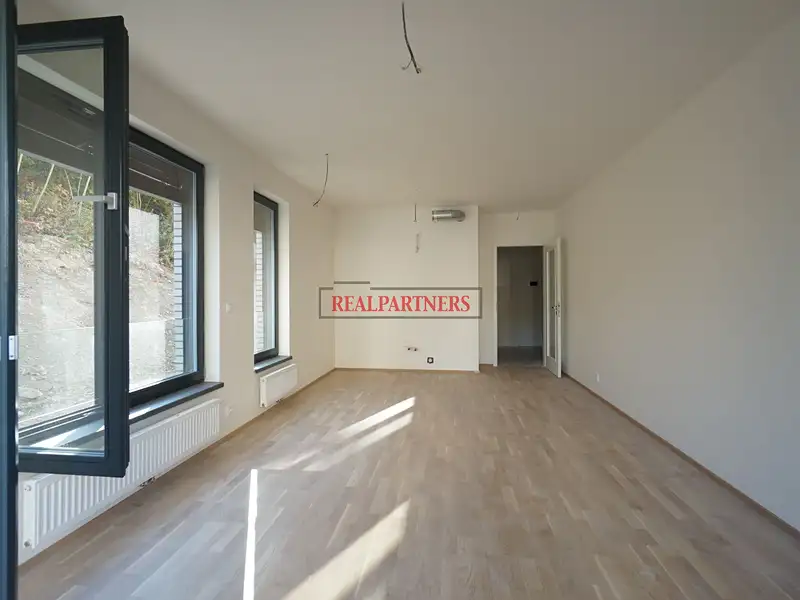 Prodej bytu 1+kk 37 m², Praha – náhled fotky 3