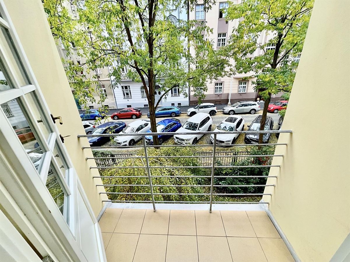 Pronájem bytu 2+kk 52 m² – fotografie 3