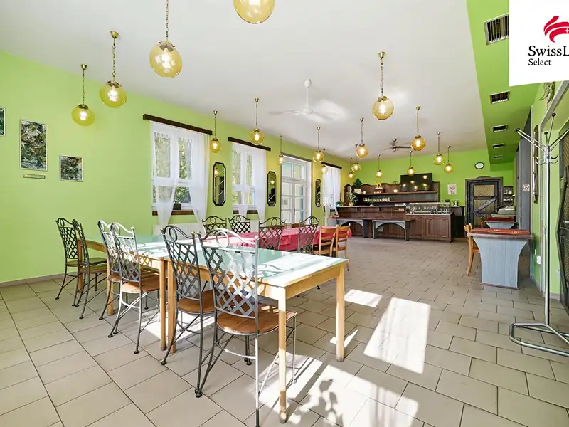 Prodej ubytovacího zařízení 835 m², Stradouň – náhled fotky 2