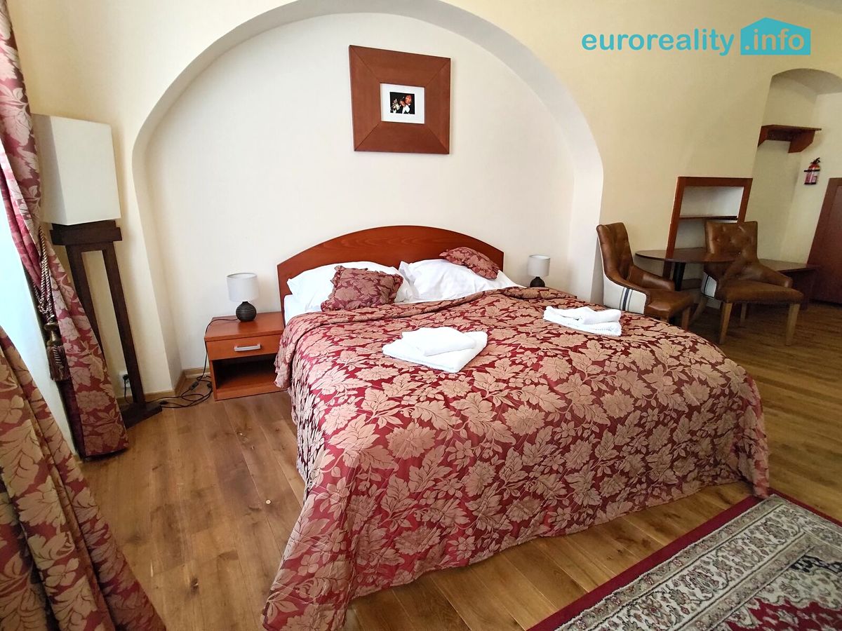 Pronájem bytu 4+kk 110 m², Plzeň – fotka 1 z 3