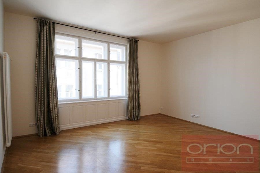 Pronájem bytu 4+1 100 m², Praha – fotka 1 z 3