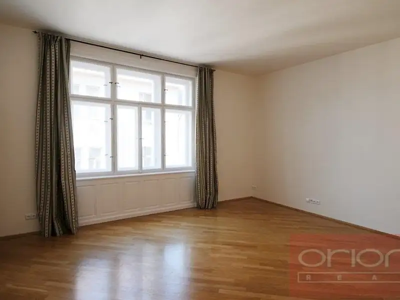 Pronájem bytu 4+1 100 m², Praha – náhled fotky 1