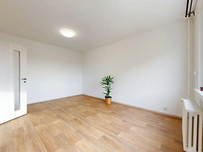 Pronájem bytu 1+1 32 m², Hradec Králové – náhled fotky 1