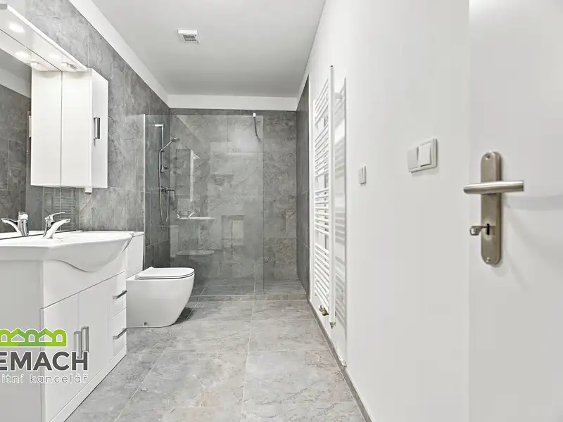 Pronájem bytu 1+1 74 m², Náchod – náhled fotky 2