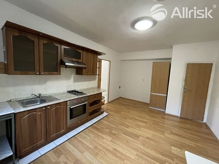 Wohnung 2+1 zur Miete, 110 m² (1 von 14)