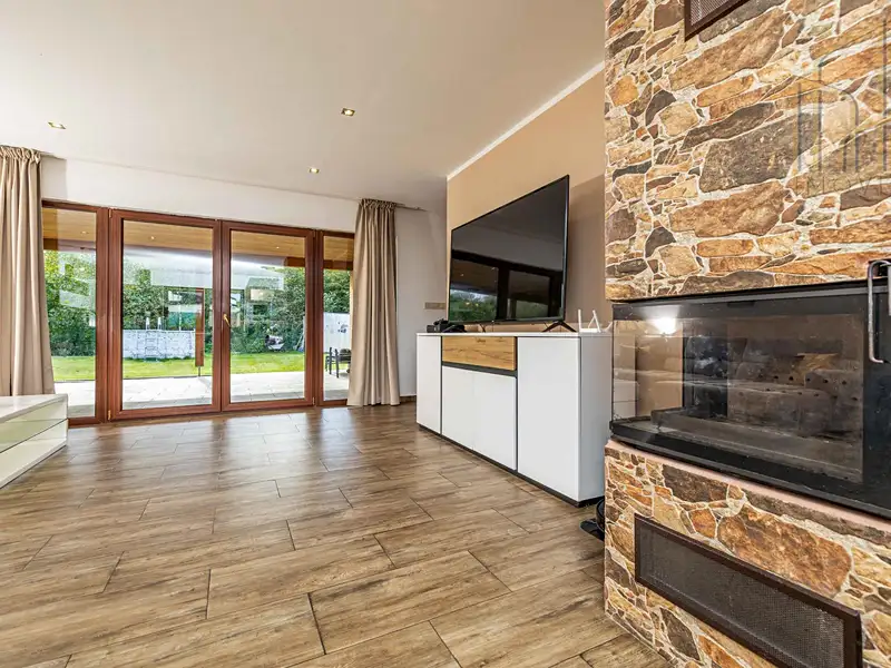 Prodej rodinného domu 165 m², pozemek 2246 m², Louka u Litvínova – náhled fotky 2
