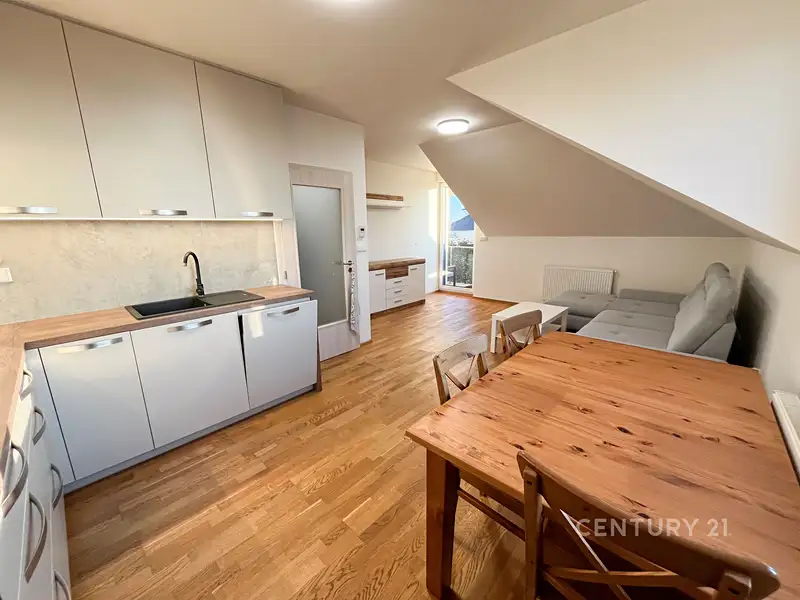 Pronájem bytu atypický 76 m², Praha – náhled fotky 3