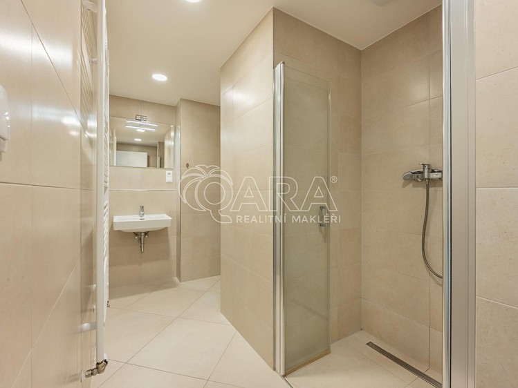 Квартира 1+kk в оренду, 41 м² (12 з 23)
