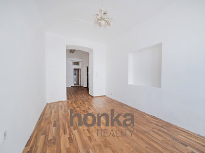 Prodej komerčního prostoru, 37 m² (2 z 22)