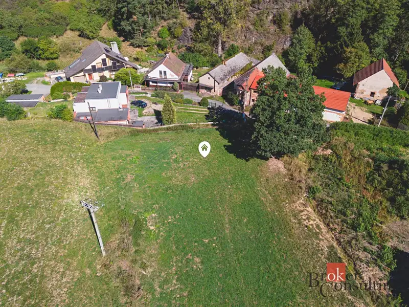 Prodej stavebního pozemku 1091 m², Radnice – náhled fotky 3