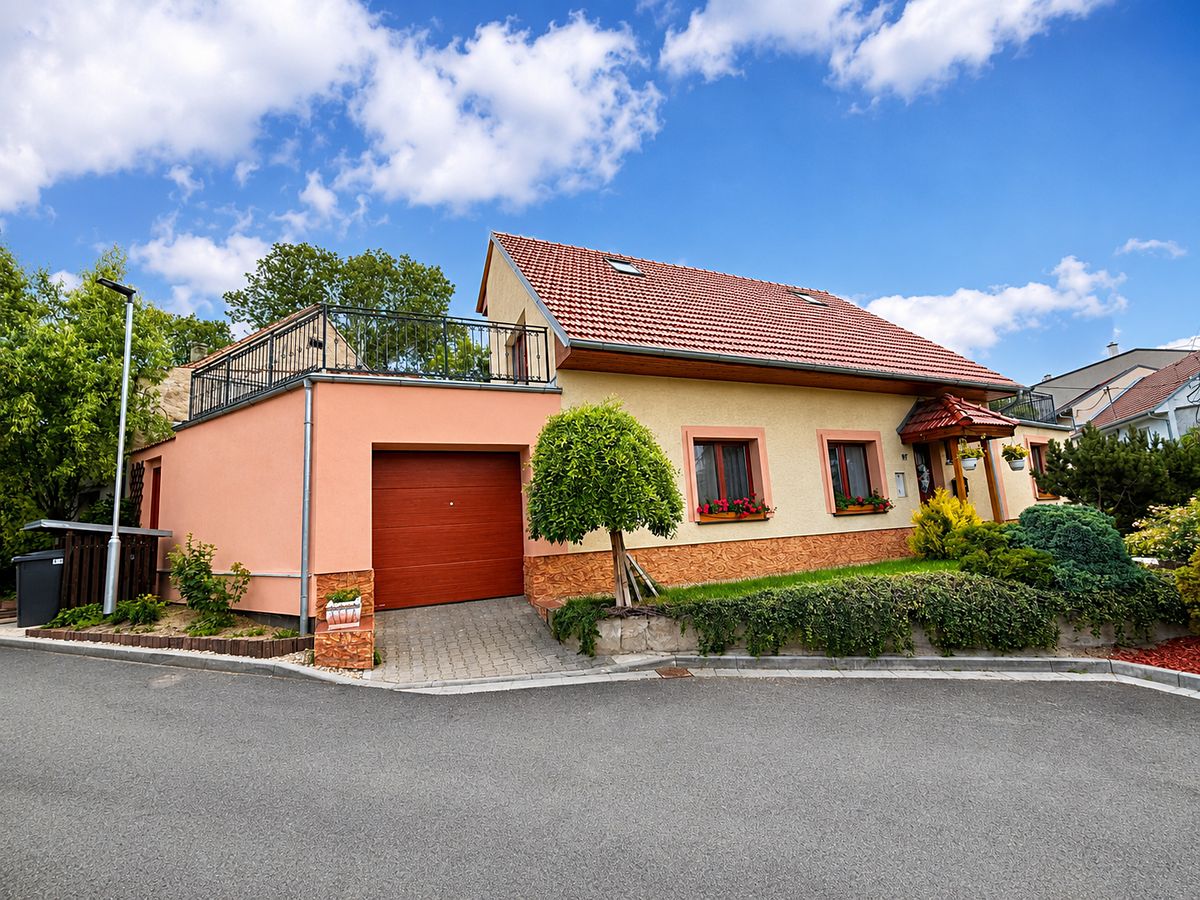 Prodej rodinného domu 146 m², pozemek 192 m², Syrovice – fotka 1 z 3